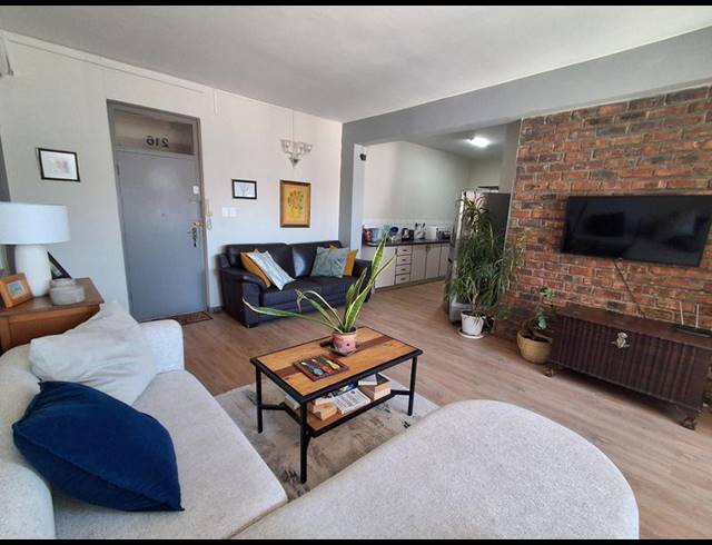 2 BEDROOM APARTMENT FOR SALE IN SEA POINT